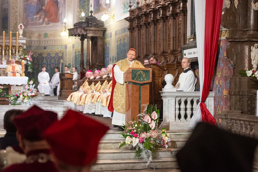 Kardynał w płockiej katedrze! "Potrzebujemy budować Kościół od nowa" [ZDJĘCIA] - Zdjęcie główne