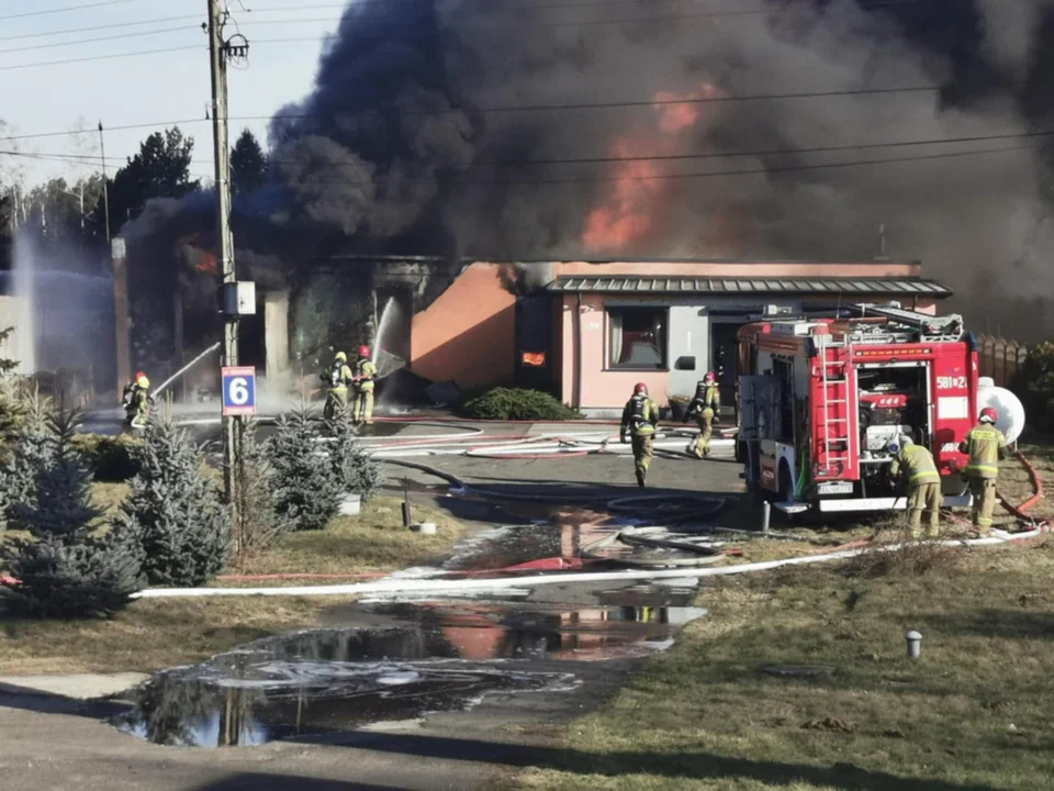 Pożar na terenie fabryki pod Zgierzem