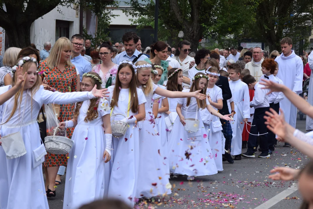 procesja Bożego Ciała w parafii Matki Bożej Dobrej Rady w Zgierzu