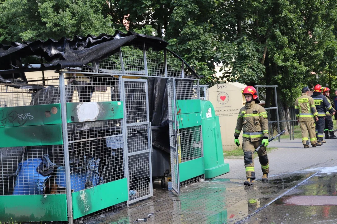 Pożar w Kutnie. Straż pożarna w rejonie Wilczej i Grunwaldzkiej