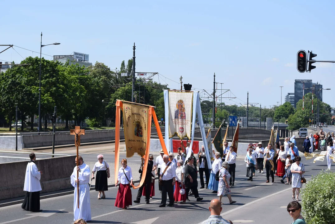 Procesje Bożego Ciała przeszły ulicami Łodzi