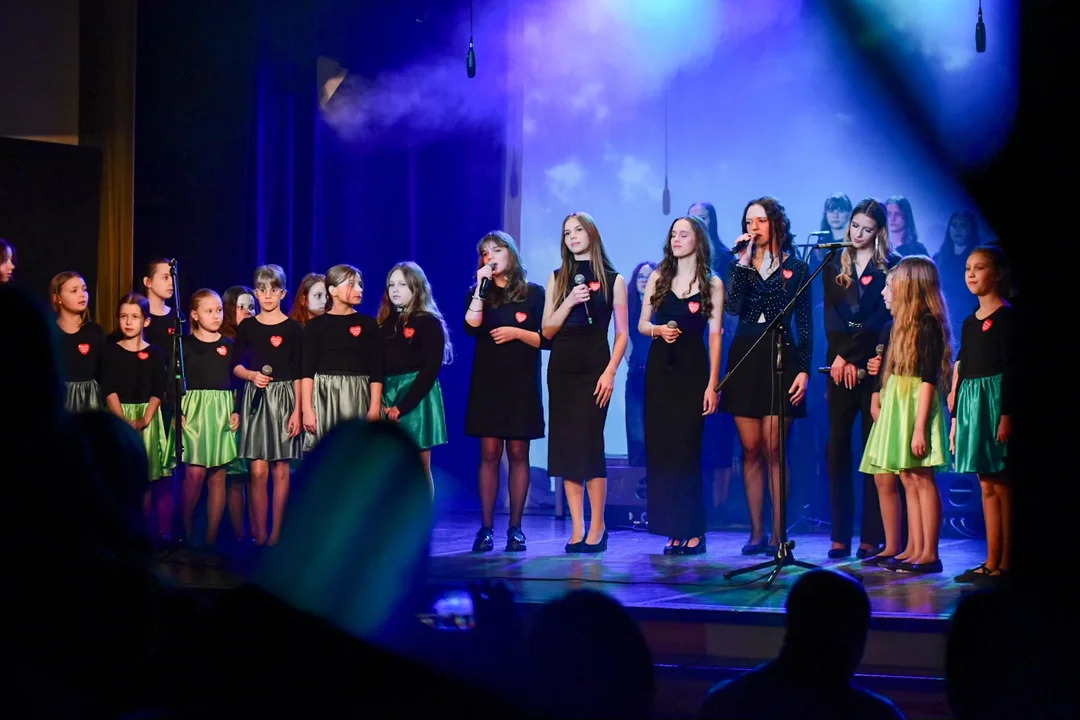 Wyjątkowy koncert i ciepłe czapki. Weekend pod znakiem dzielenia się dobrem (ZDJĘCIA) - Zdjęcie główne