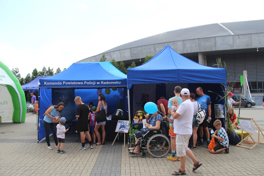 Piknik rodzinny "Bezpieczne Wakacje z Mundurem" pod Atlas Areną