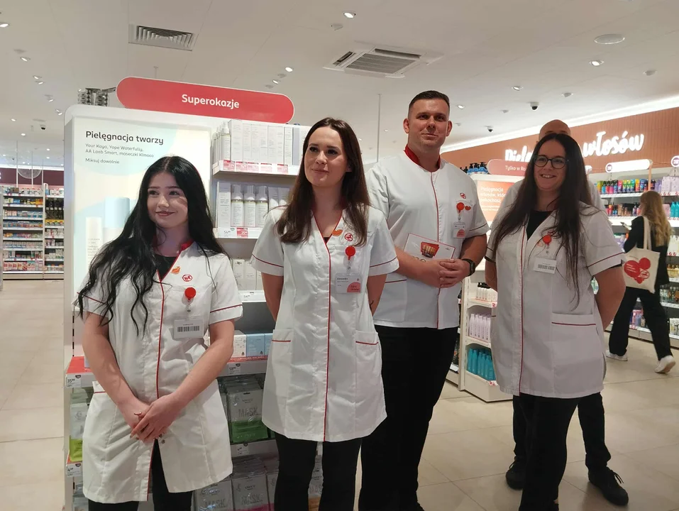 Rossmann nr 2000 otwarty w Łodzi. Przypomina luksusową łazienkę