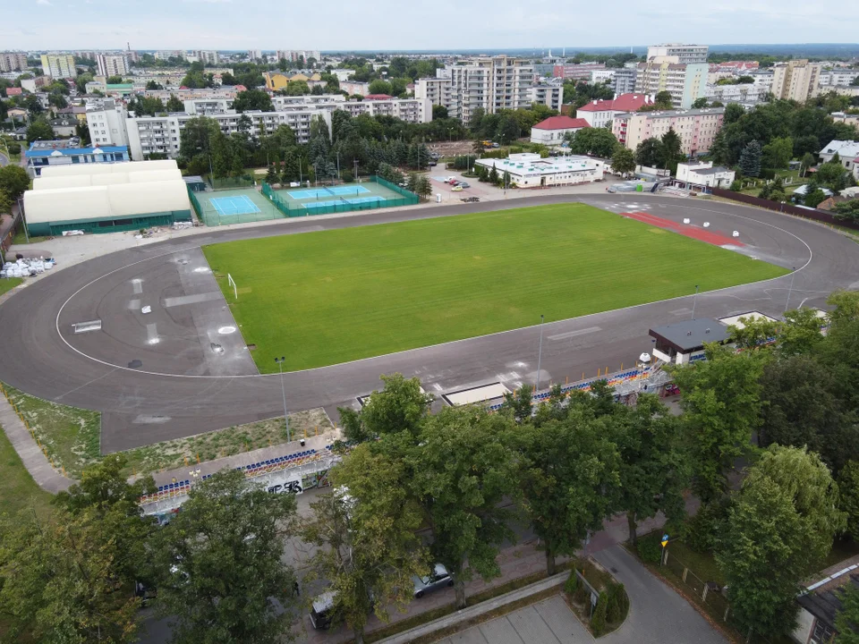 Prace na stadionie miejskim na ostatniej prostej. Kiedy będzie gotowy? - Zdjęcie główne