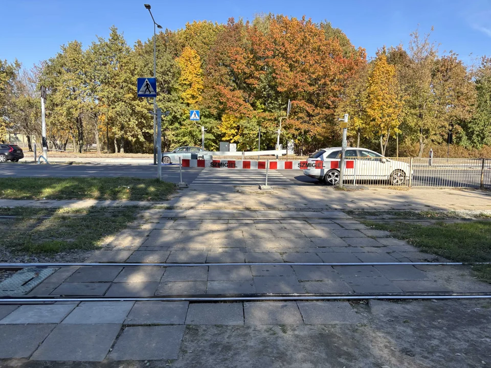 Utrudnienia dla pieszych przy skrzyżowaniu Szczecińskiej i Aleksandrowskiej