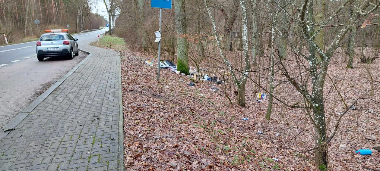 GDDKiA z ważnym apelem do kierowców. Chodzi o śmieci