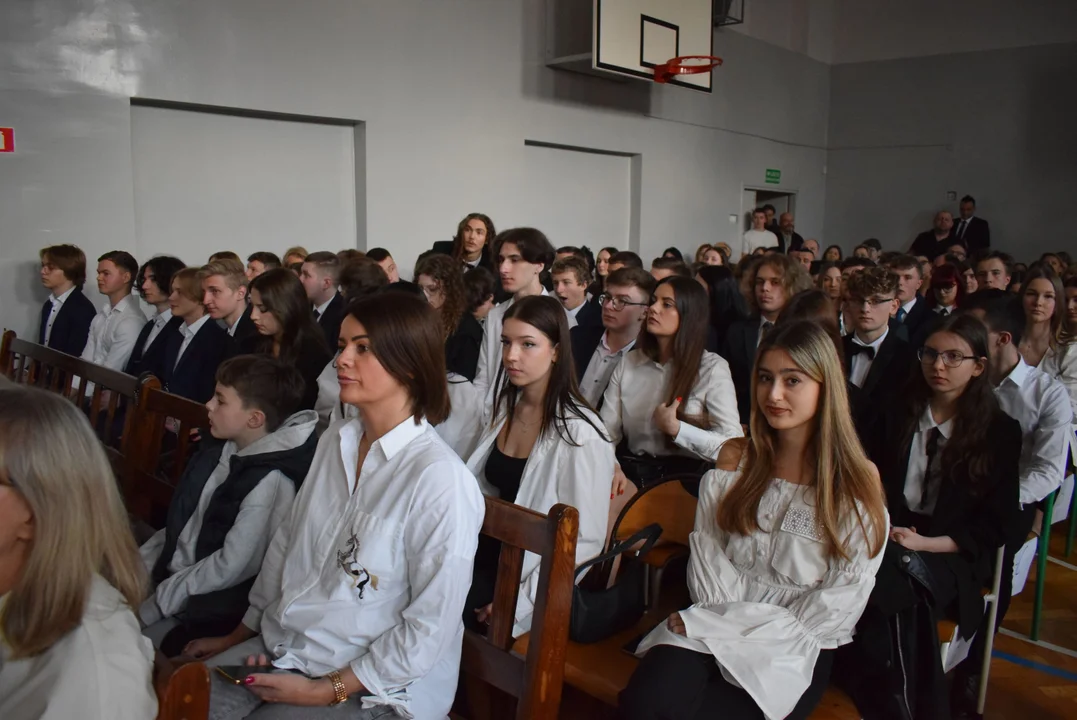 Pożegnanie maturzystów z Samorządowego Liceum Ogólnokształcące im. Romualda Traugutta w Zgierzu