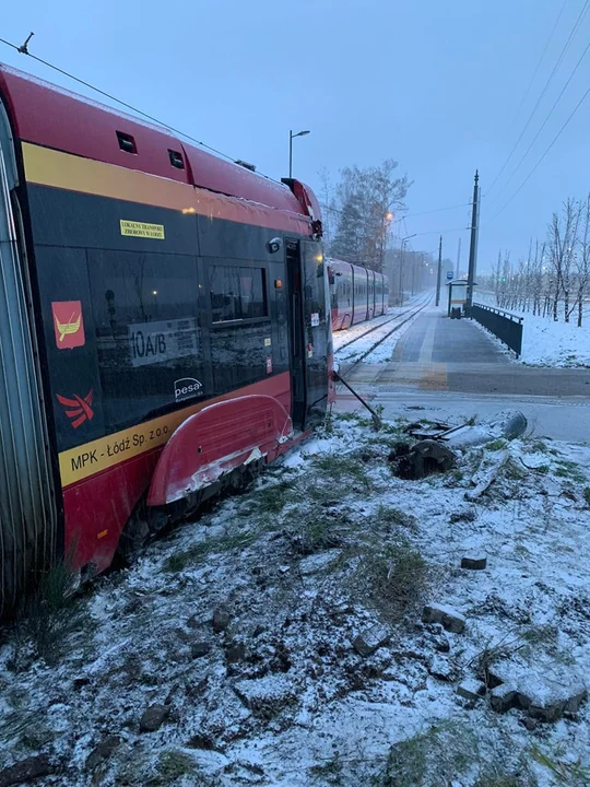 Utrudnienia po wykolejeniu tramwaju MPK Łódź na Olechowie