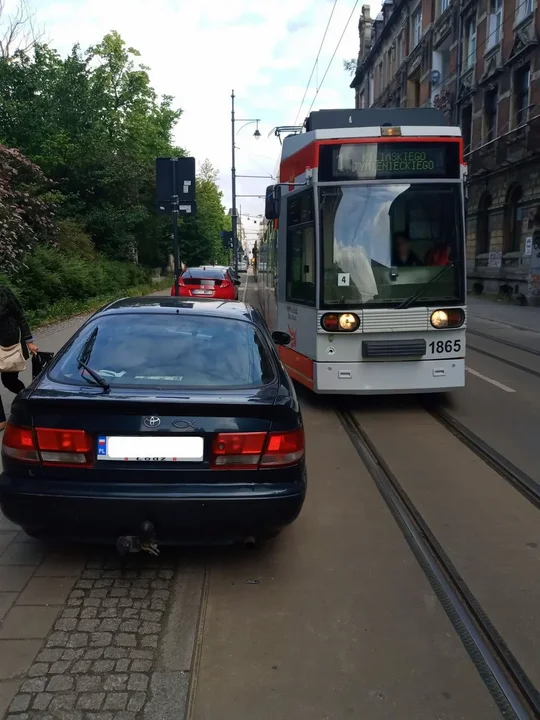 Na tych ulicach Łodzi kierowcy blokują tramwaje MPK Łódź