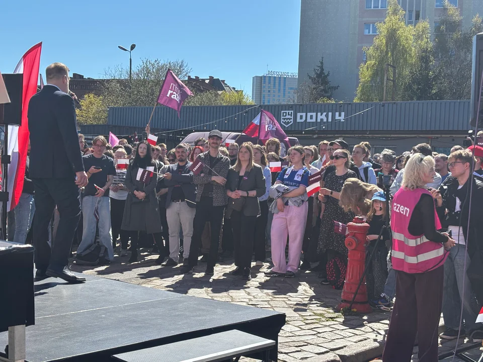 Obchody Święta Pracy w Gdańsku. To, co wydarzyło się pod historyczną bramą, przyciągnęło uwagę