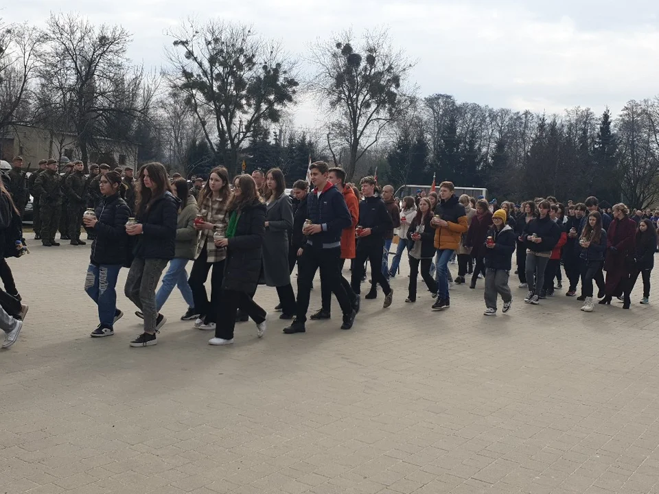 Obchody Zbrodni Zgierskiej na placu Stu straconych [zdjęcia]