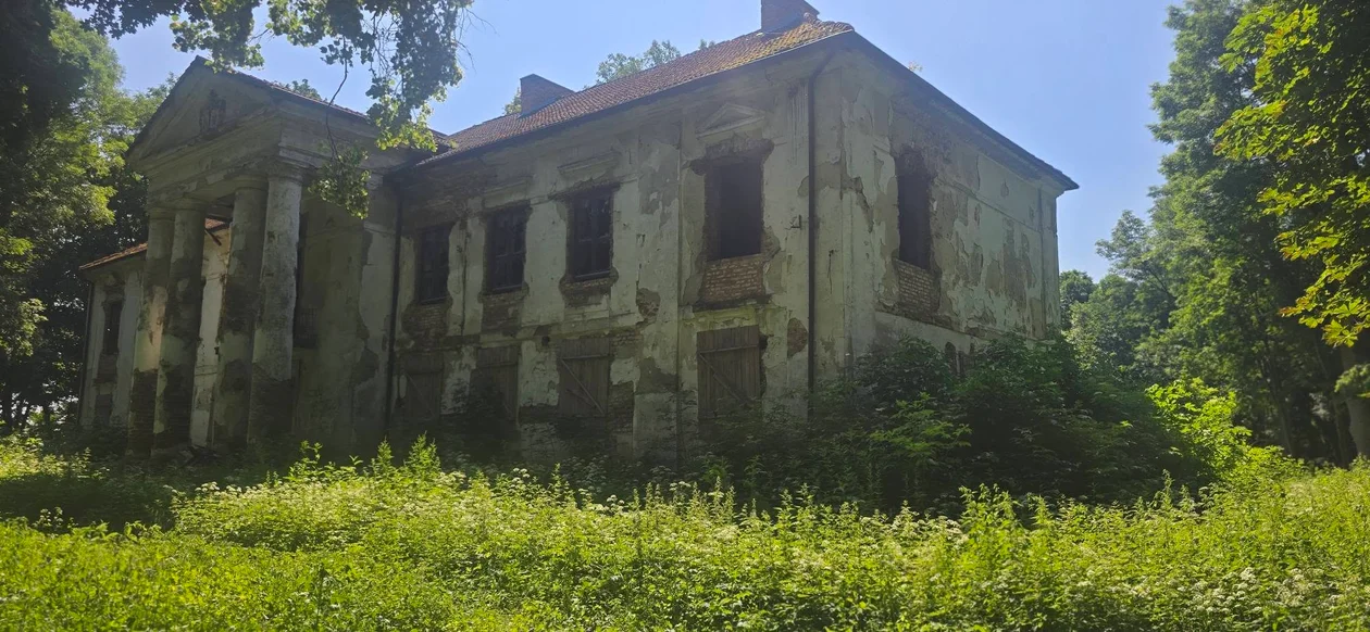Pałac i dworek do renowacji