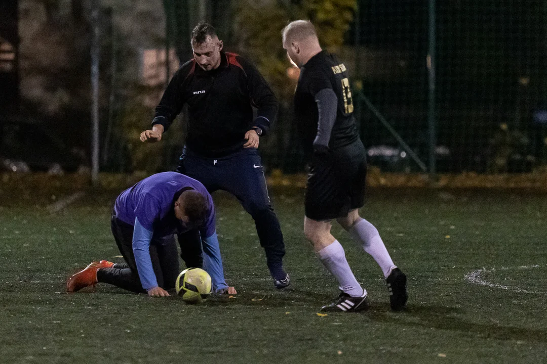 Duże emocje w spotkaniu AGKS 2 oraz FC Farselona w rozgrywkach Playareny