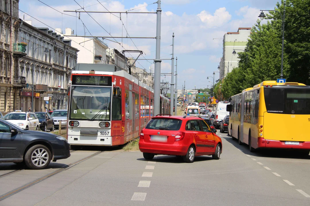 Utrudnienia po wykolejeniu tramwaju w Łodzi