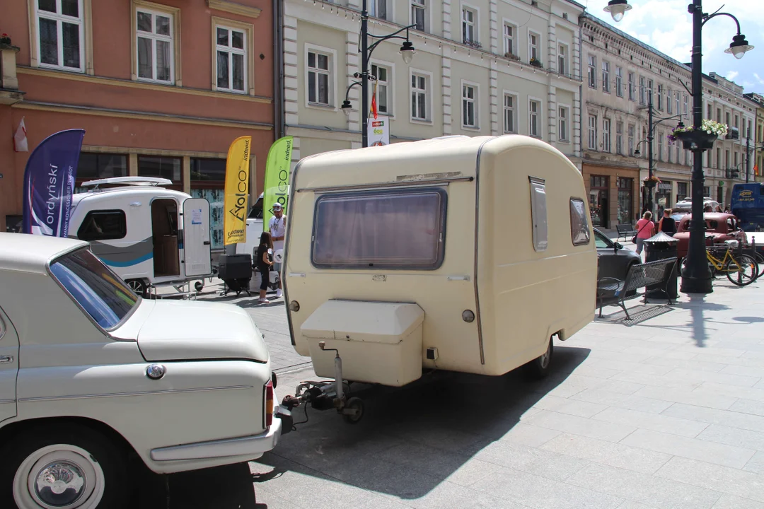 Wystawa motoryzacyjnych klasyków na Piotrkowskiej