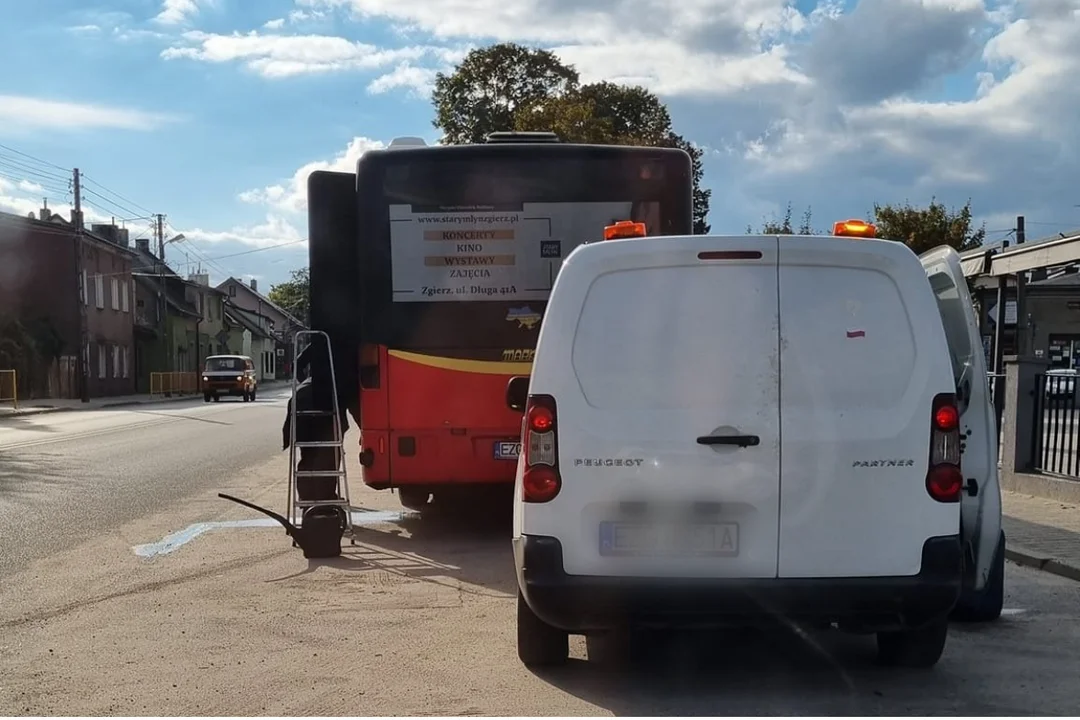 Zgierskie autobusy nie przejeżdżają lub stoją popsute na przystankach.