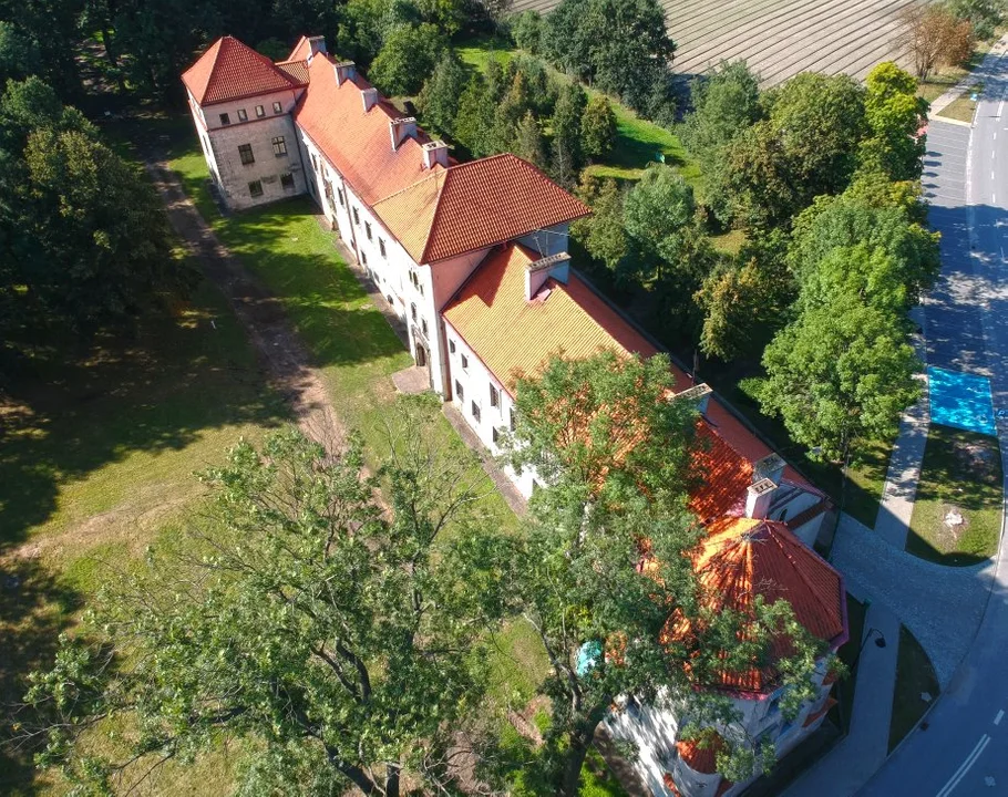 Zamek Byki w Piotrkowie. Przechodził zmienne koleje losu [ZDJĘCIA] - Zdjęcie główne