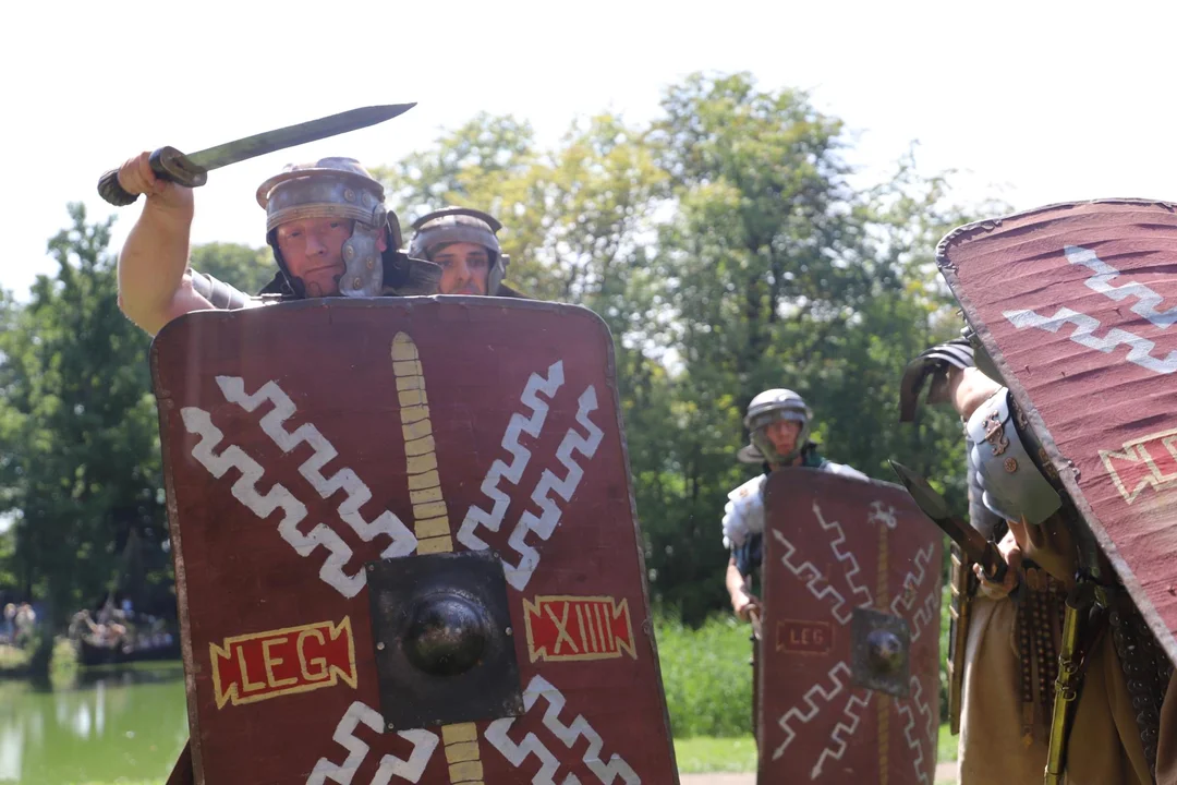 Pokaz rzymskich legionistów w Leszczynku