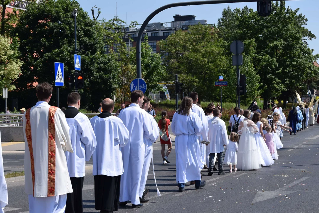 Procesje Bożego Ciała przeszły ulicami Łodzi