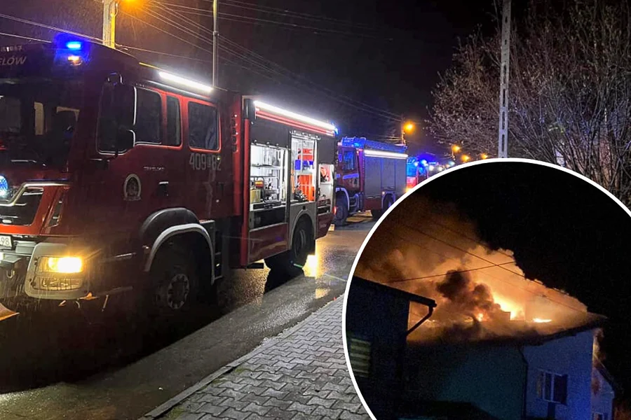 Wielka akcja straży pożarnej w Zelowie. Poddasze i dach domu doszczętnie spłonęły [FOTO] - Zdjęcie główne