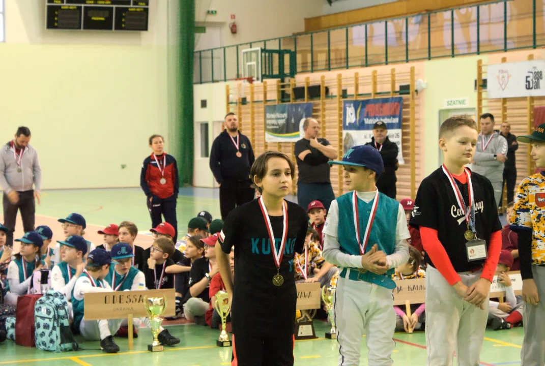 Drużyna młodzików MKS STAL BiS Kutno zakończyła trzydniowe zmagania w XXI Międzynarodowym Halowym Turnieju Baseballu