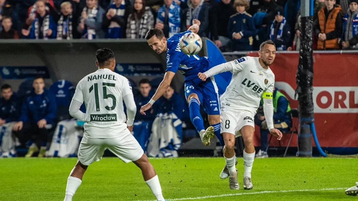 Kolejny transfer upadł. Problemy Wisły Płock na rynku transferowym - Zdjęcie główne