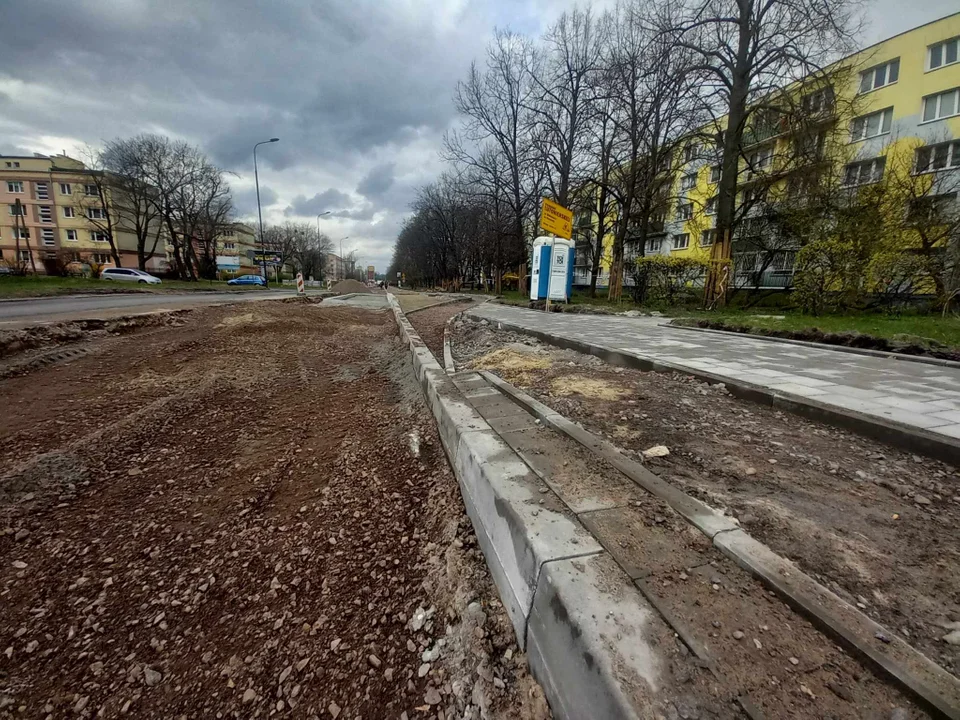 Remont na ul. Lutomierskiej posuwa się powoli naprzód