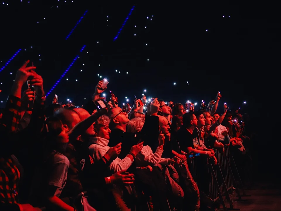 Atlas Arena: Zadzwońcie po milicję — galeria zdjęć