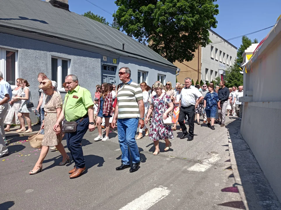 Ulicami Zgierza przeszły procesje Bożego Ciała.