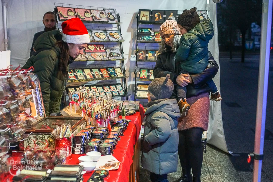 Znajdź prezenty na jarmarku świątecznym w Bełchatowie. Co można kupić na stoiskach? [FOTO] - Zdjęcie główne