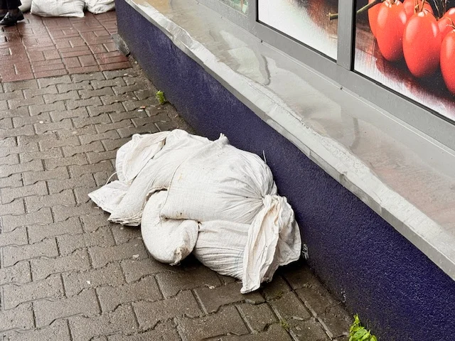 Worki z pieskiem na ul. Długiej