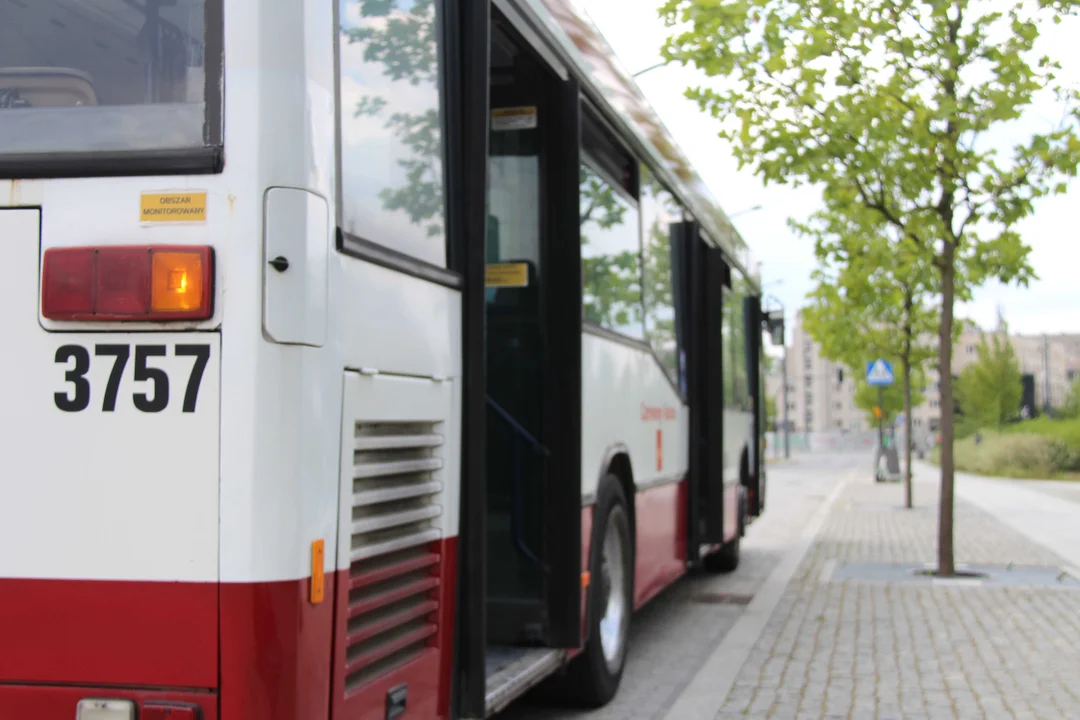 Podróż w czasie prawdziwymi klasykami. Łódzkie Linie Turystyczne zapraszają na przejażdżkę [ZDJĘCIA]