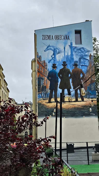 Nowy mural przy Piotrkowskiej 120
