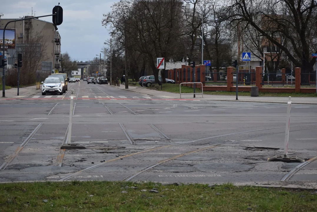 Niebezpieczne skrzyżowanie na alei Politechniki