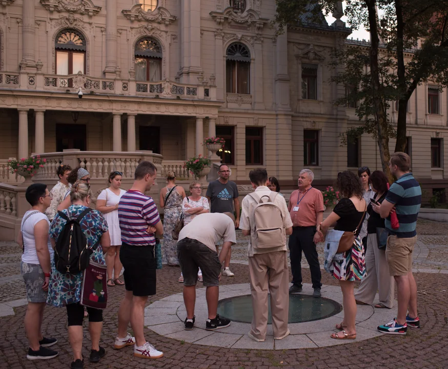 Historia Łodzi opowiadana spacerem. Muzeum Miasta Łodzi zaprasza na edukacyjne wędrówki