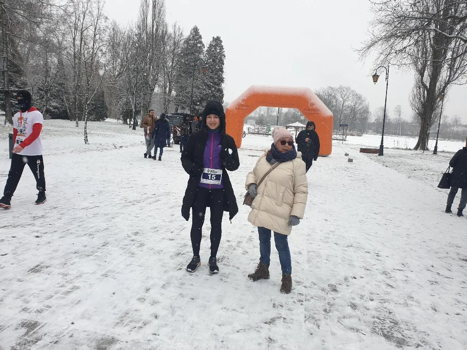 Bieg Tropem Wilczym w Zgierzu. Mimo kiepskiej pogody było naprawdę gorąco