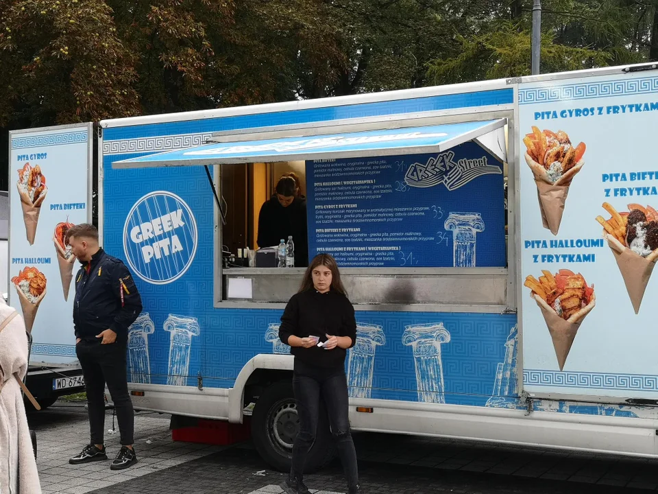 Food trucki zaparkowały w Zgierzu. Prawdziwa uczta dla smakoszy w Parku Miejskim [galeria] - Zdjęcie główne