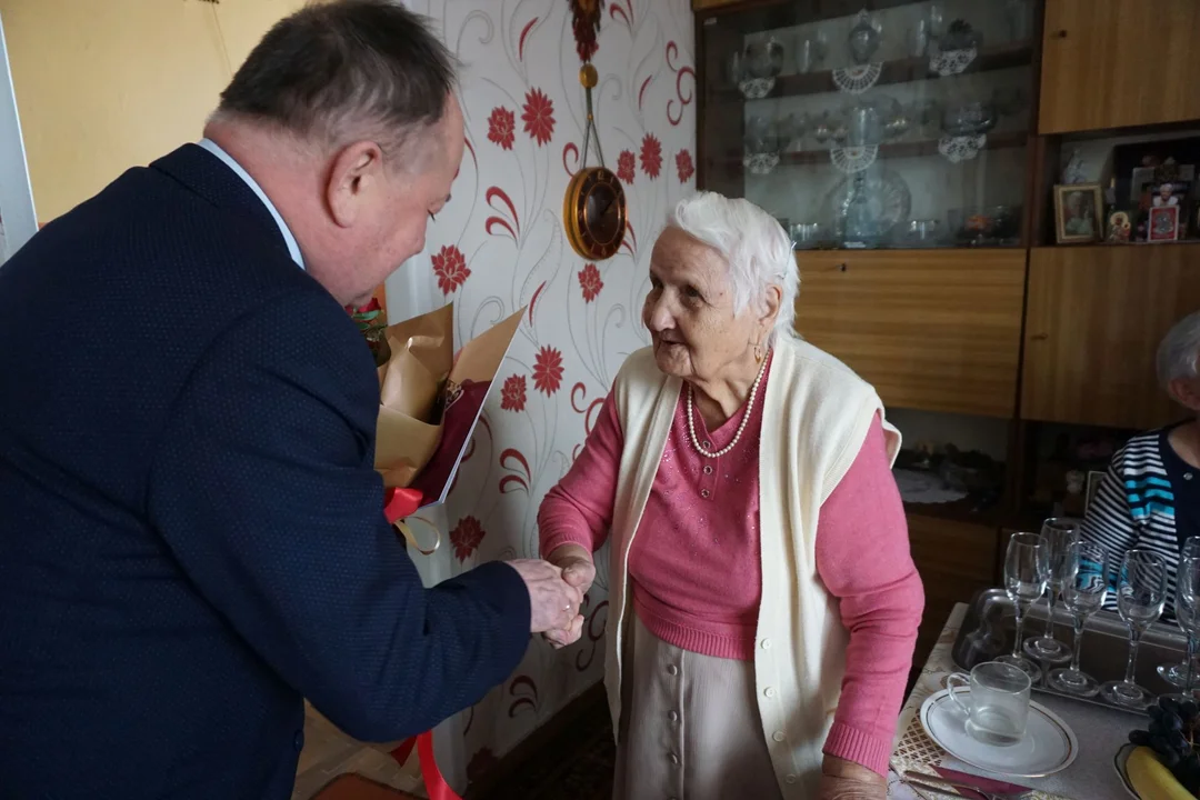 Piękny jubileusz Pani Stefanii. Mieszkanka Kutna skończyła 100 lat! [FOTO] - Zdjęcie główne