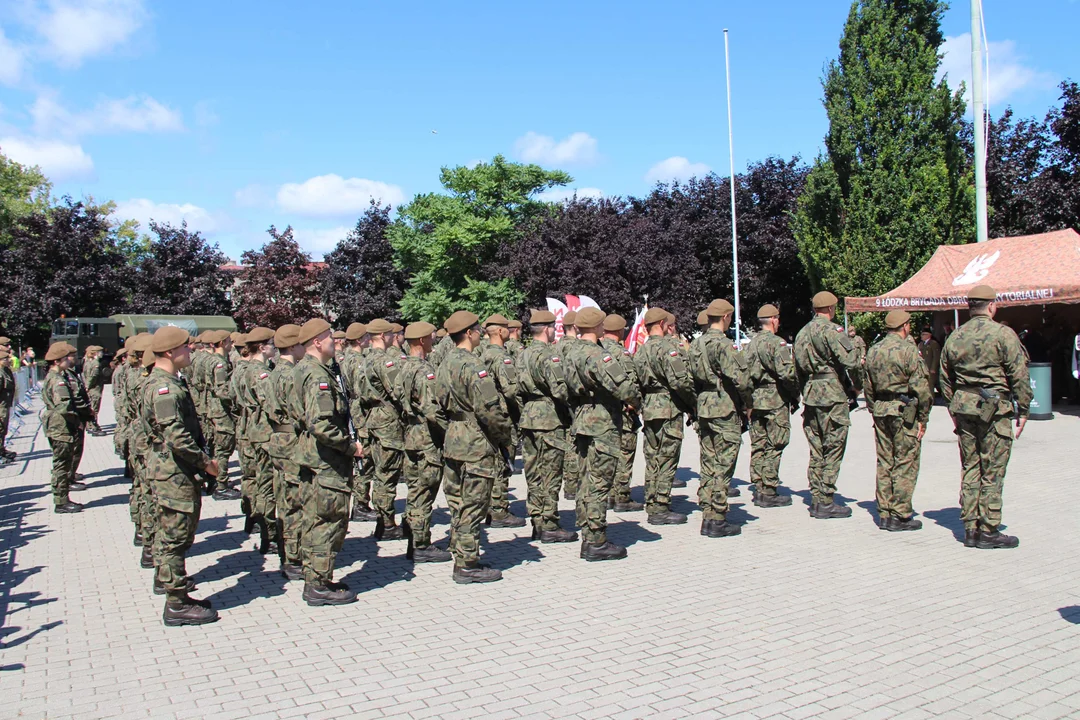 Przysięga wojskowa żołnierzy dołączających do 9 Łódzkiej Brygady Obrony Terytorialnej