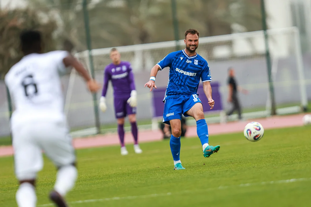 Lech Poznań przegrał ostatni z zimowych sparingów. Gol stracony w samej końcówce przesądził o końcowym wyniku - Zdjęcie główne