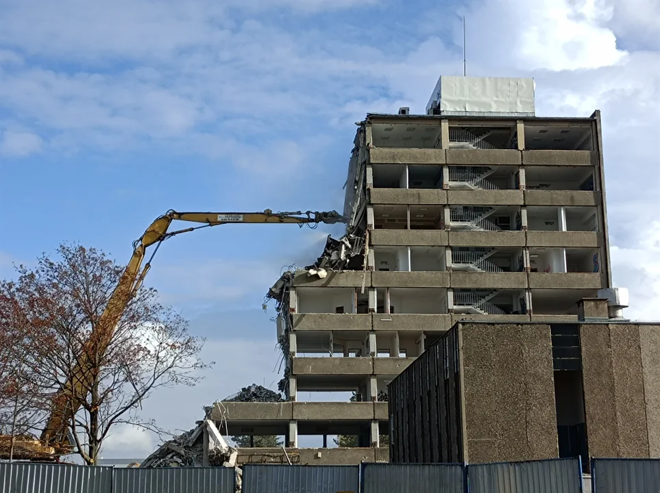 Trwa rozbiórka zakładu przy Lodowej w Łodzi