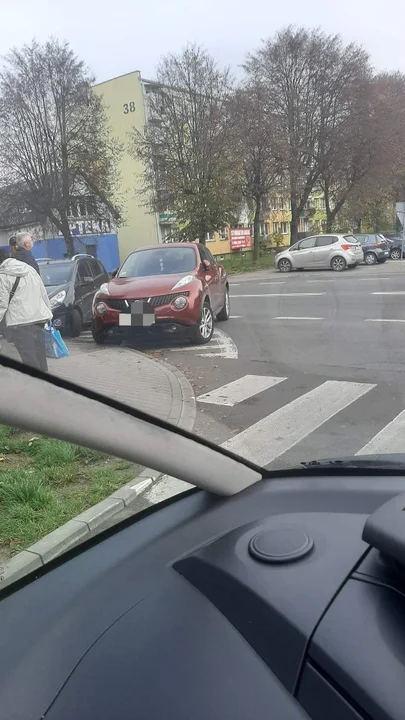 Jak parkują zgierzanie? Kolejna odsłona galerii "mistrzów". Czyżby bili się o palmę pierwszeństwa? [zdjęcia]