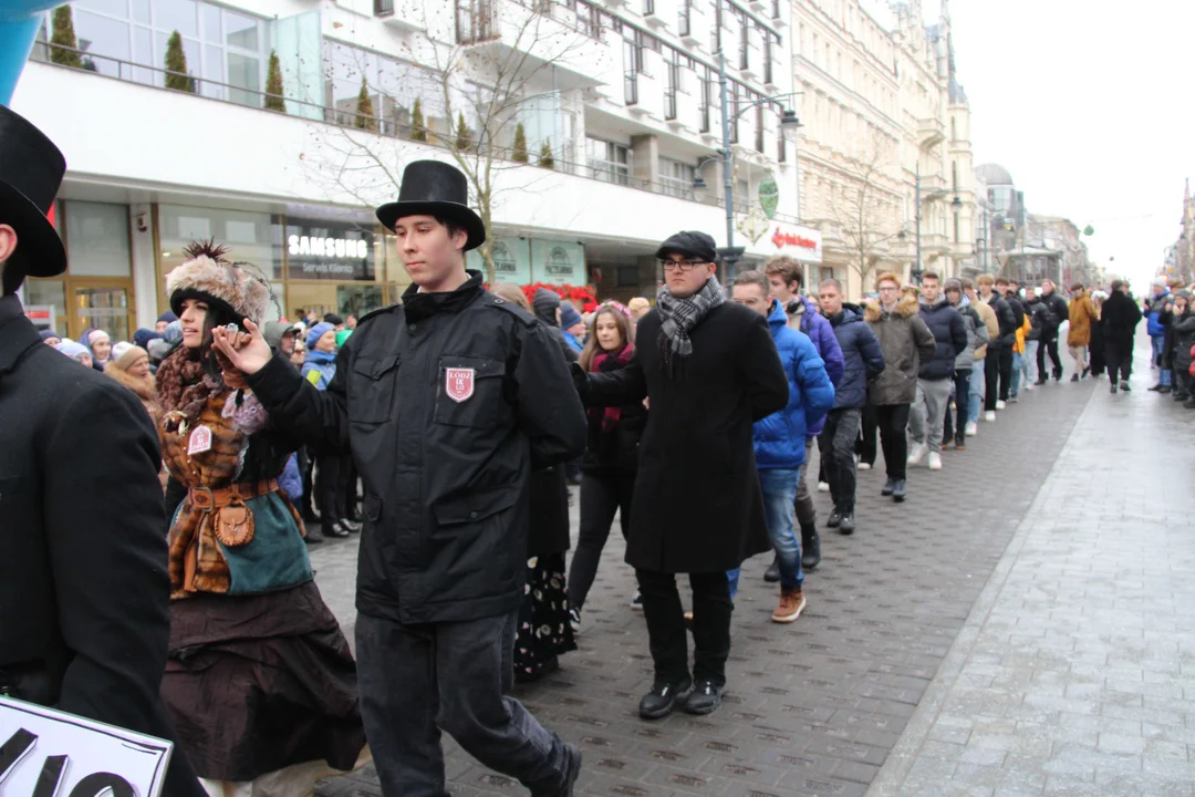 Polonez dla Łodzi 2024 na ul. Piotrkowskiej w Łodzi