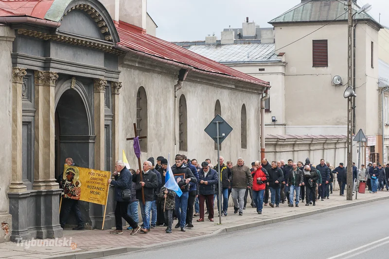 Męski Różaniec ulicami Piotrkowa