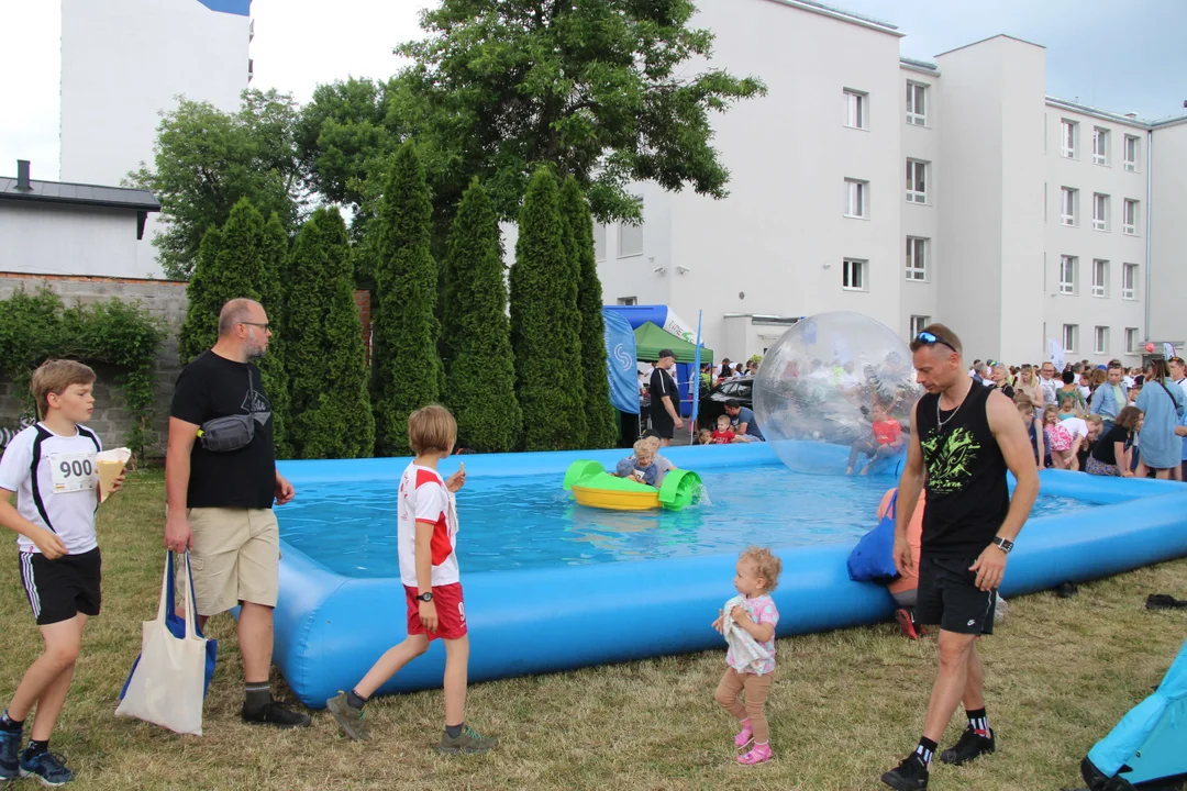 Piknik rodzinny fundacji „Daj piątaka na dzieciaka” na Bałutach