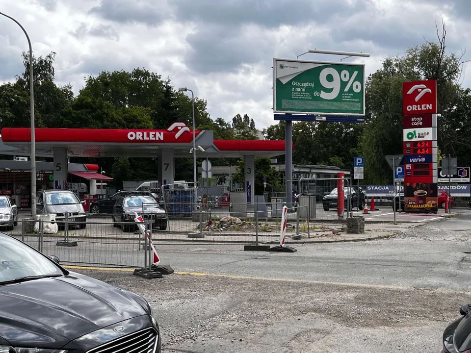Asfaltowanie kolejnych skrzyżowań ulicy Jana III Sobieskiego odbędzie się  w nadchodzący weekend.