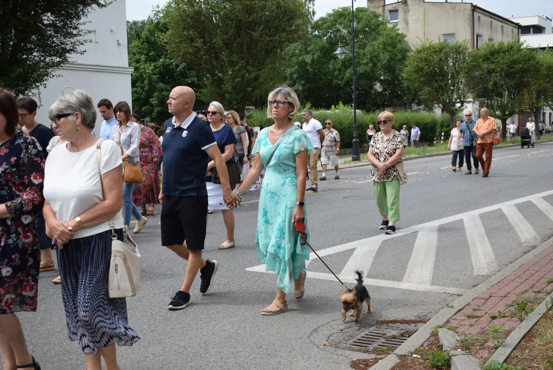 procesja Bożego Ciała w parafii Matki Bożej Dobrej Rady w Zgierzu