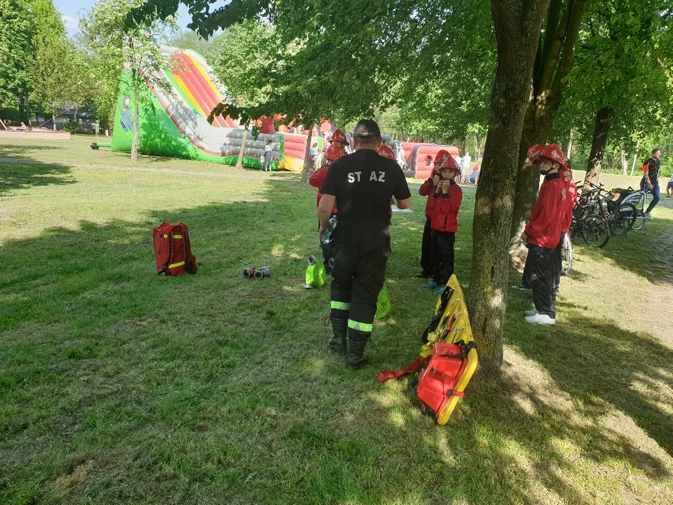 Piknik Strażacki w Dzierżąznej pod Zgierzem. Piękna pogoda i mnóstwo atrakcji, muzyki i dobrego jedzenia [zdjęcia]