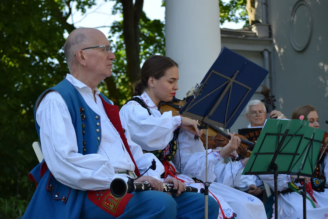 Spotkanie z folklorem w Parku Julianowskim